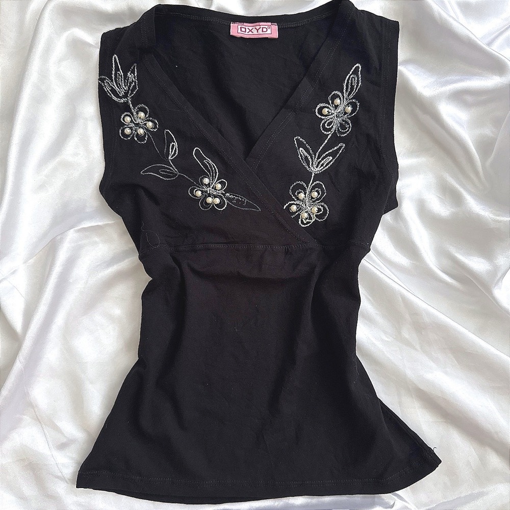 OXYD Black Floral Embroidered Faux Pearl V Neck Sleeveless Empire Waist Top